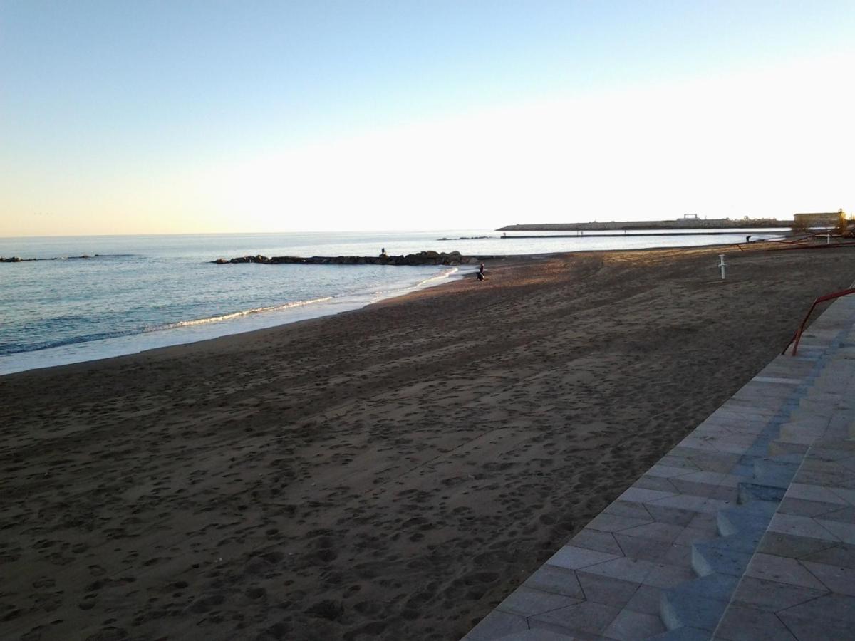 Vinarós Apartamento Estudio Linea De Playa מראה חיצוני תמונה